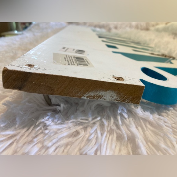 Laundry Sign w/hooks - Picture 3 of 6